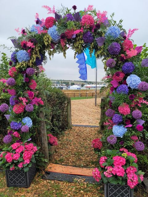 Guide & Inspiration: Using Hops for Weddings - Statement Styling Without the Stress Hukins Hops