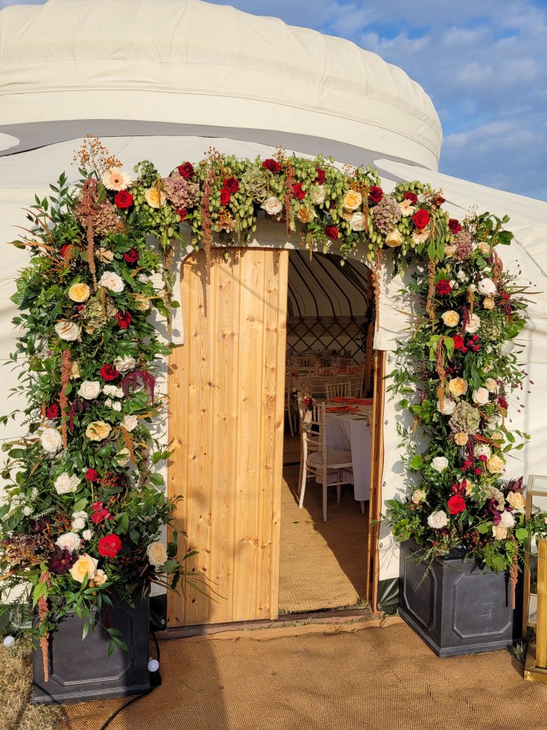 Guide & Inspiration: Using Hops for Weddings - Statement Styling Without the Stress Hukins Hops