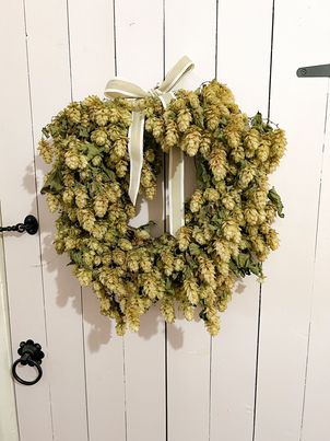 Guide & Inspiration: Using Hops for Weddings - Statement Styling Without the Stress Hukins Hops